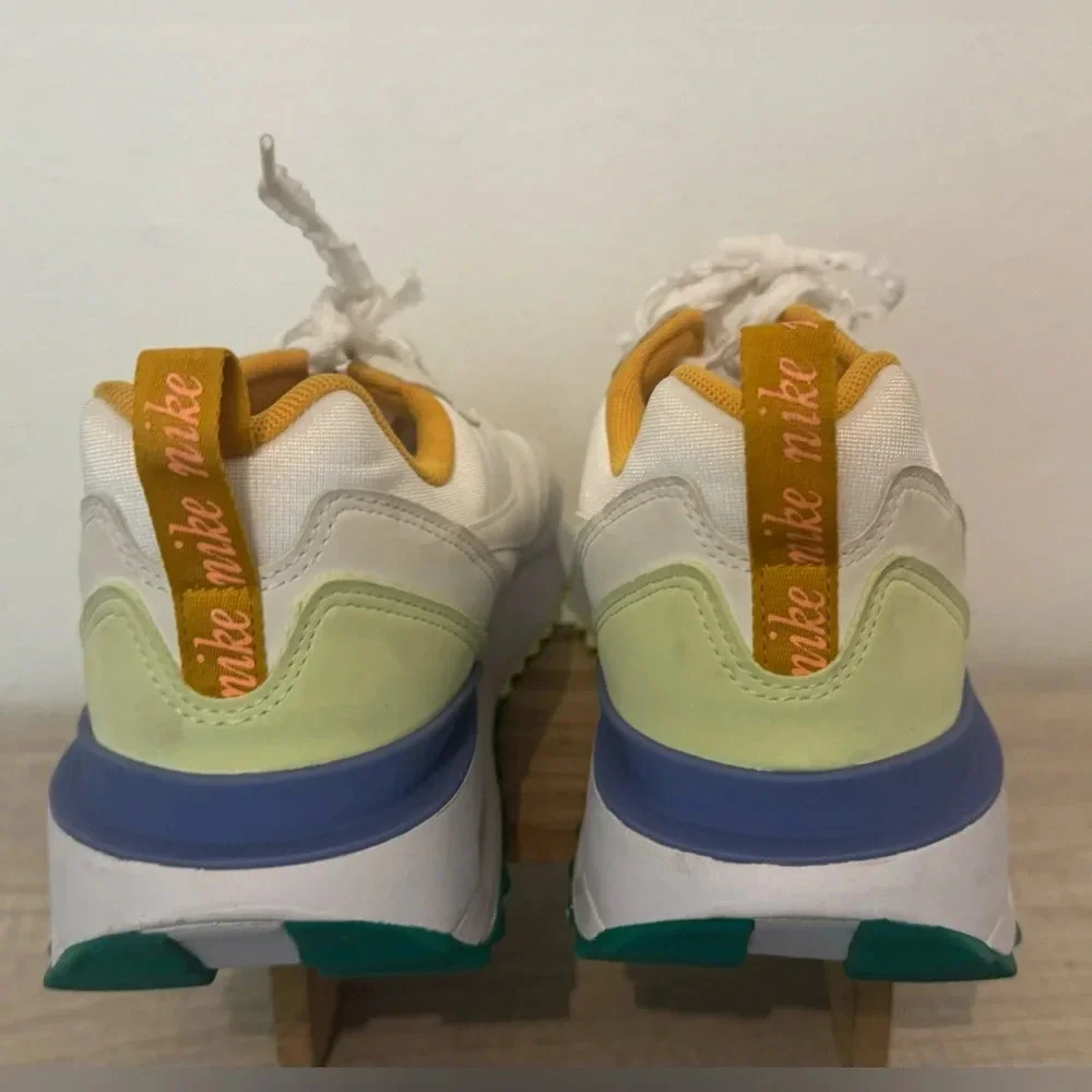 Nike low top